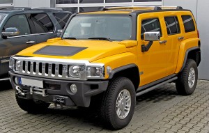 黄色のHUMMER（ハマー）