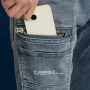 IZFRONTIER7312 3Dストレッチデニムカーゴパンツ スマホが入る二重構造の右側カーゴポケット
